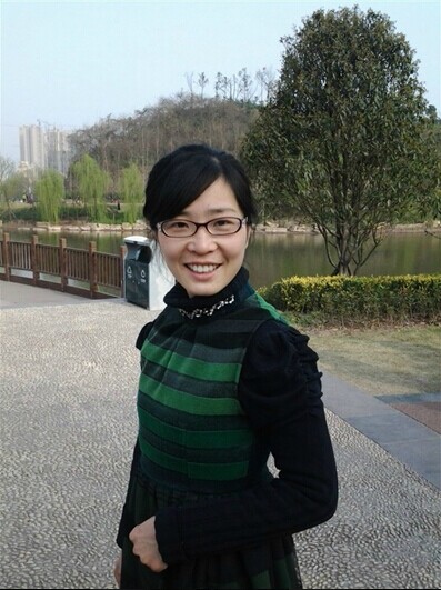 李进，中共党员，川菜烹饪名师，本科学历，高级营养师，主教烹饪营养与食品安全，西点技术。.jpg